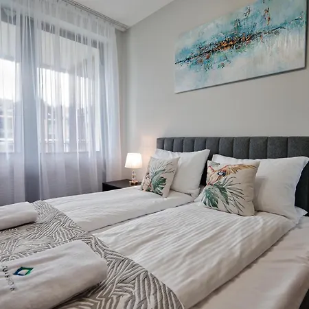 Laguna Beskidow - Nad Jeziorem Laguna Beskidow * זאז'צ'ה