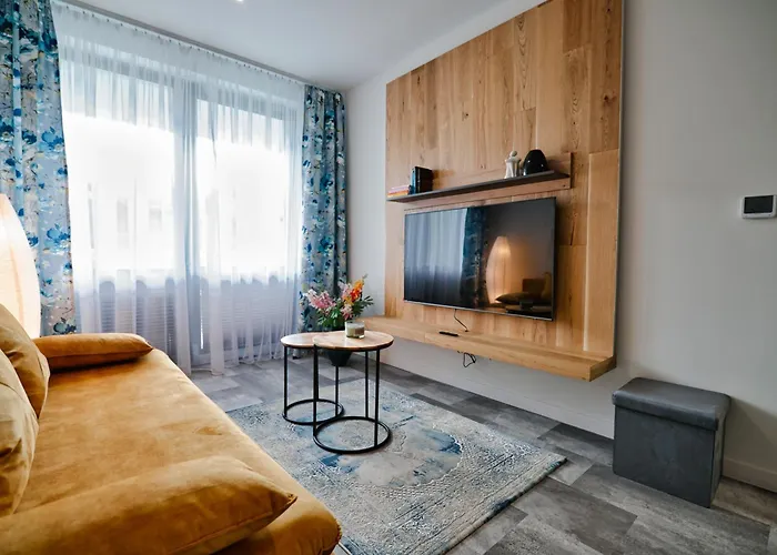 Laguna Beskidow - Nad Jeziorem Laguna Beskidow * זאז'צ'ה